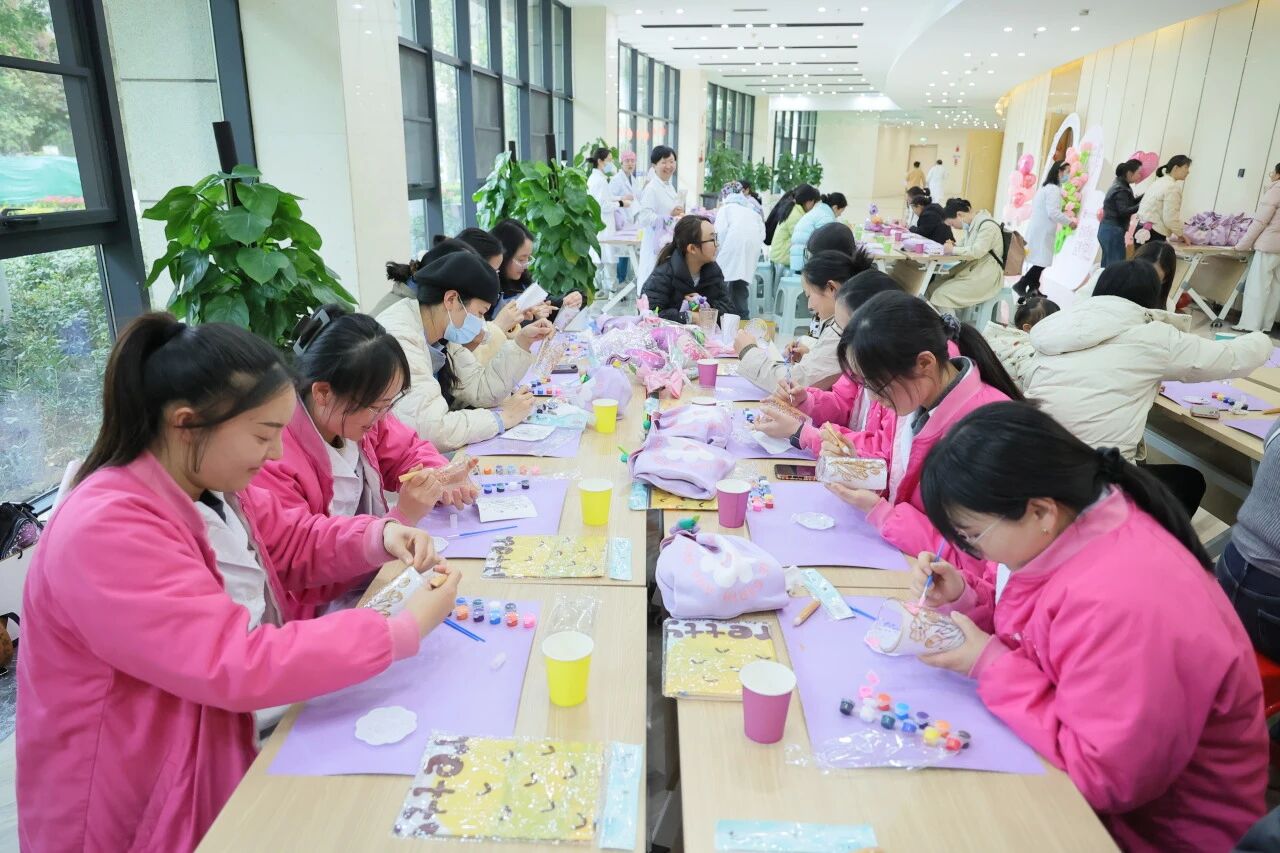 医艺融合绽芳华:云南省阜外医院开展“柔肩担重任·素手护凡心” 2025年国际“三八”妇女节系列活动